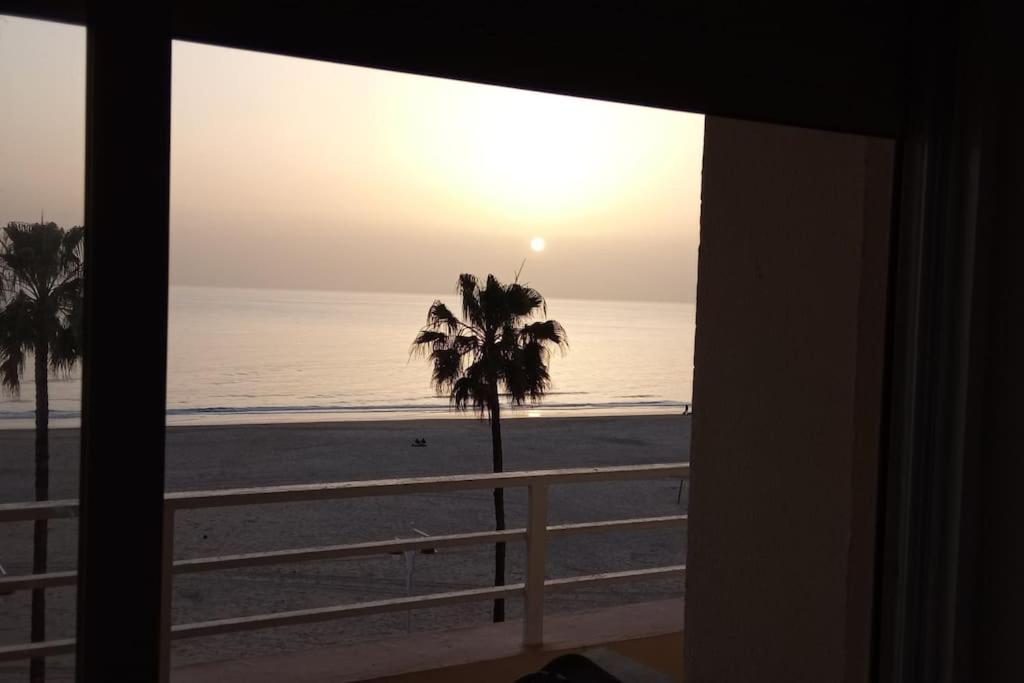 Cadiz Paseo Maritimo Playa Victoria Frontal Mar Apartment Ngoại thất bức ảnh